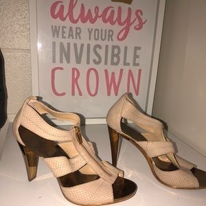 CLEARANCE MICHAEL KORS NUDE HEELS